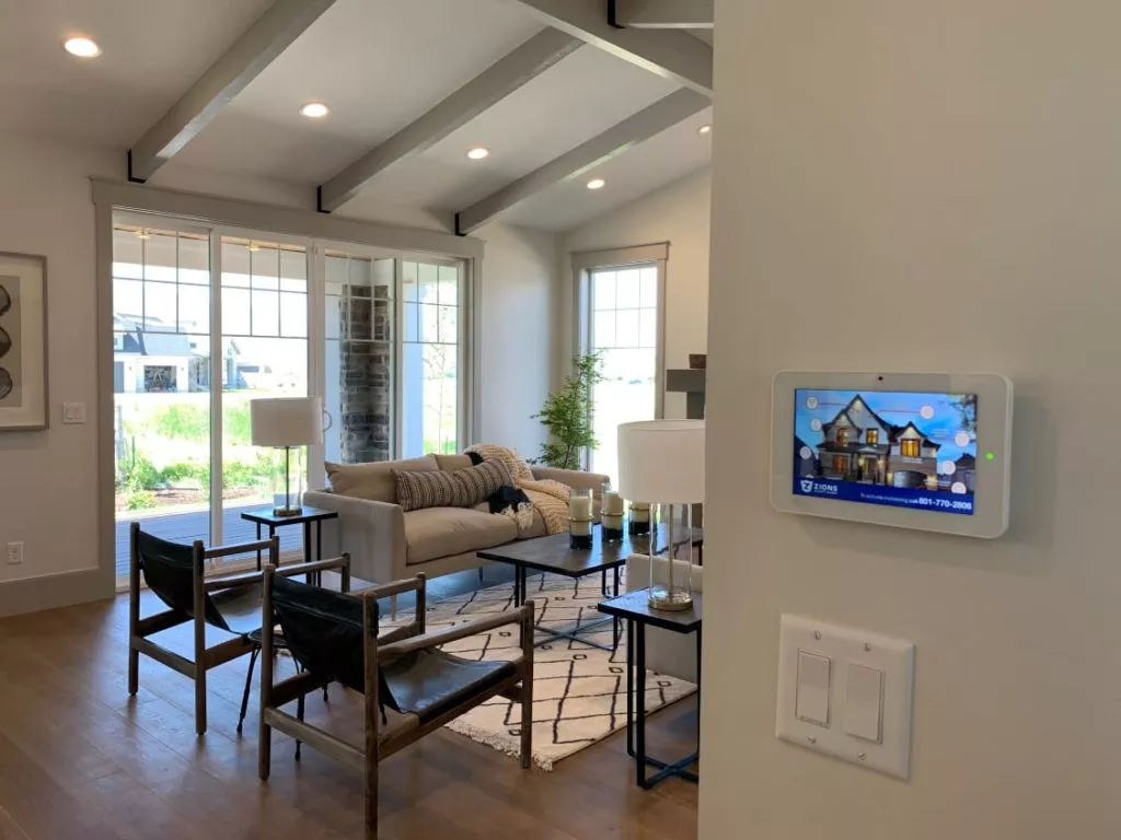 Many builders face the problem of what technology they should have in their new home now days. So here are 5 signs that your new home is lacking in technology. 