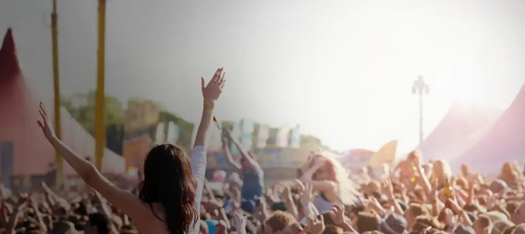 mobile security trailer with survelliance cameras at concert